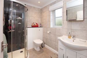 Ensuite- click for photo gallery